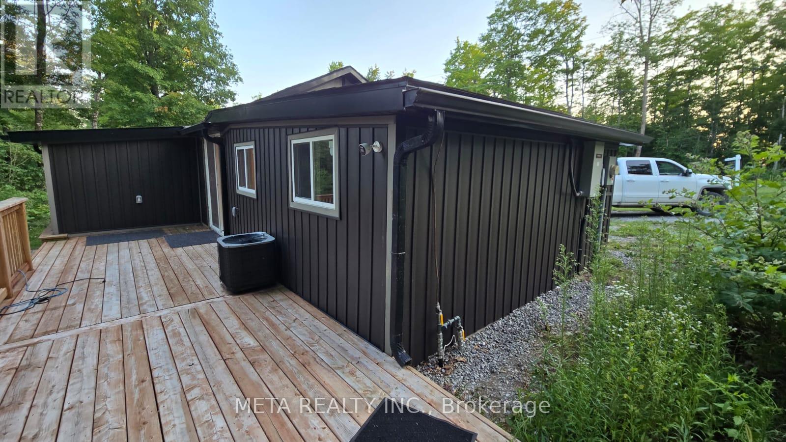 106 BOUNDARY LANE - 9