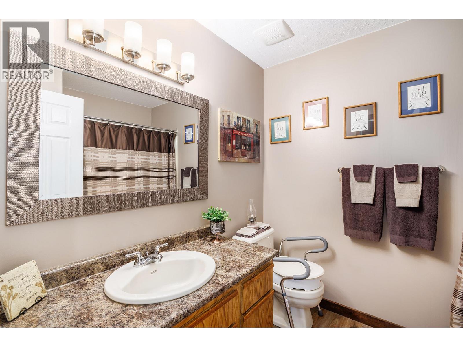  3321 Gates Road, West Kelowna