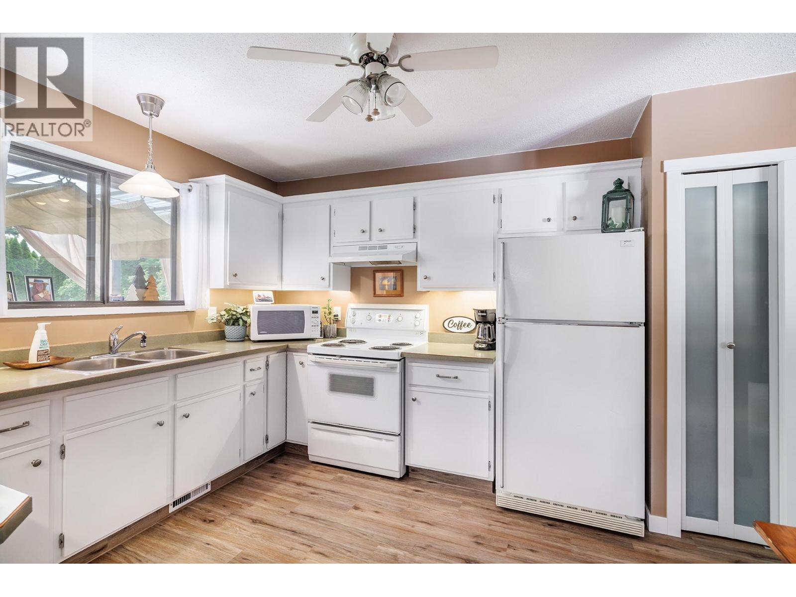  3321 Gates Road, West Kelowna