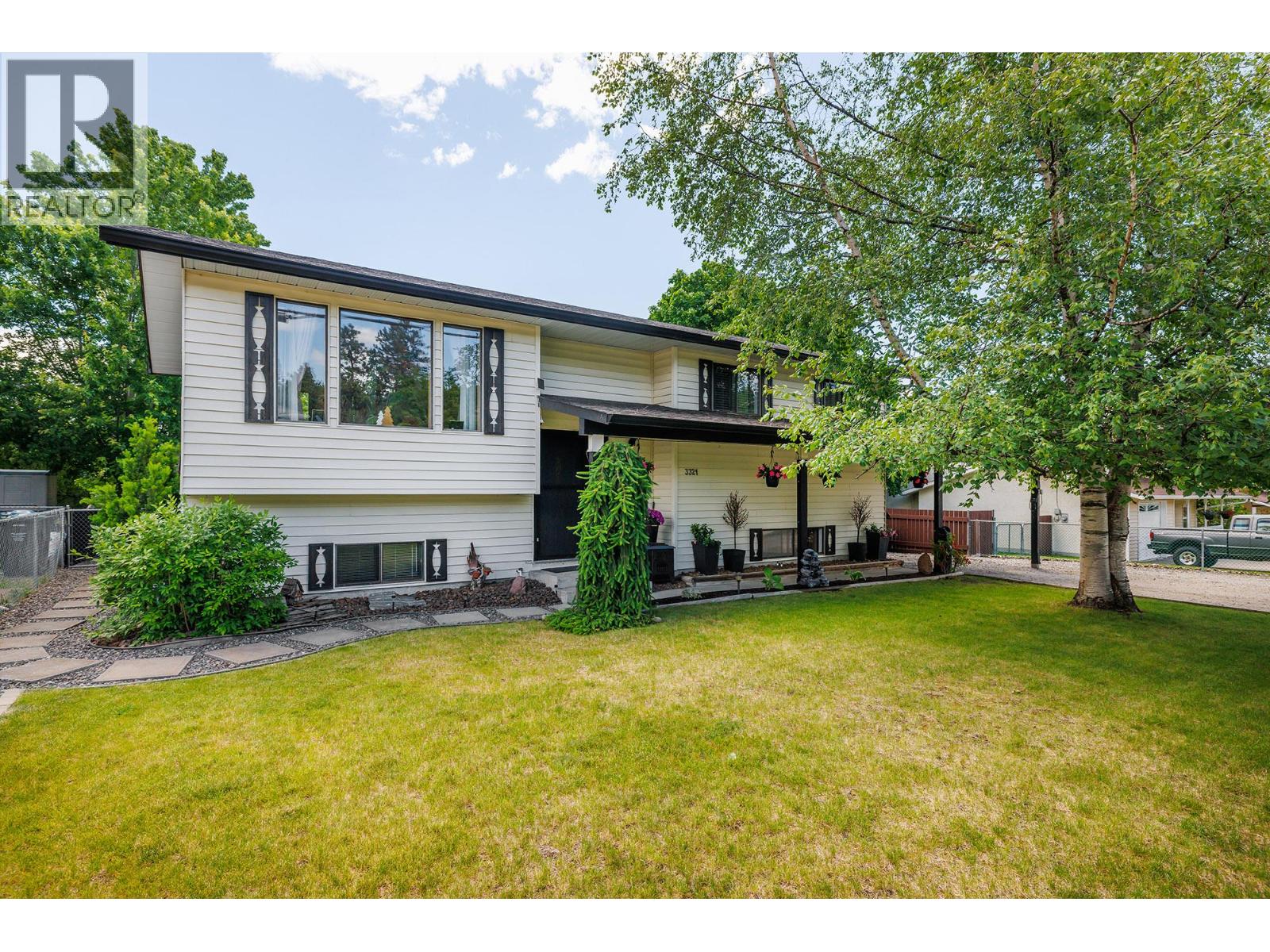  3321 Gates Road, West Kelowna