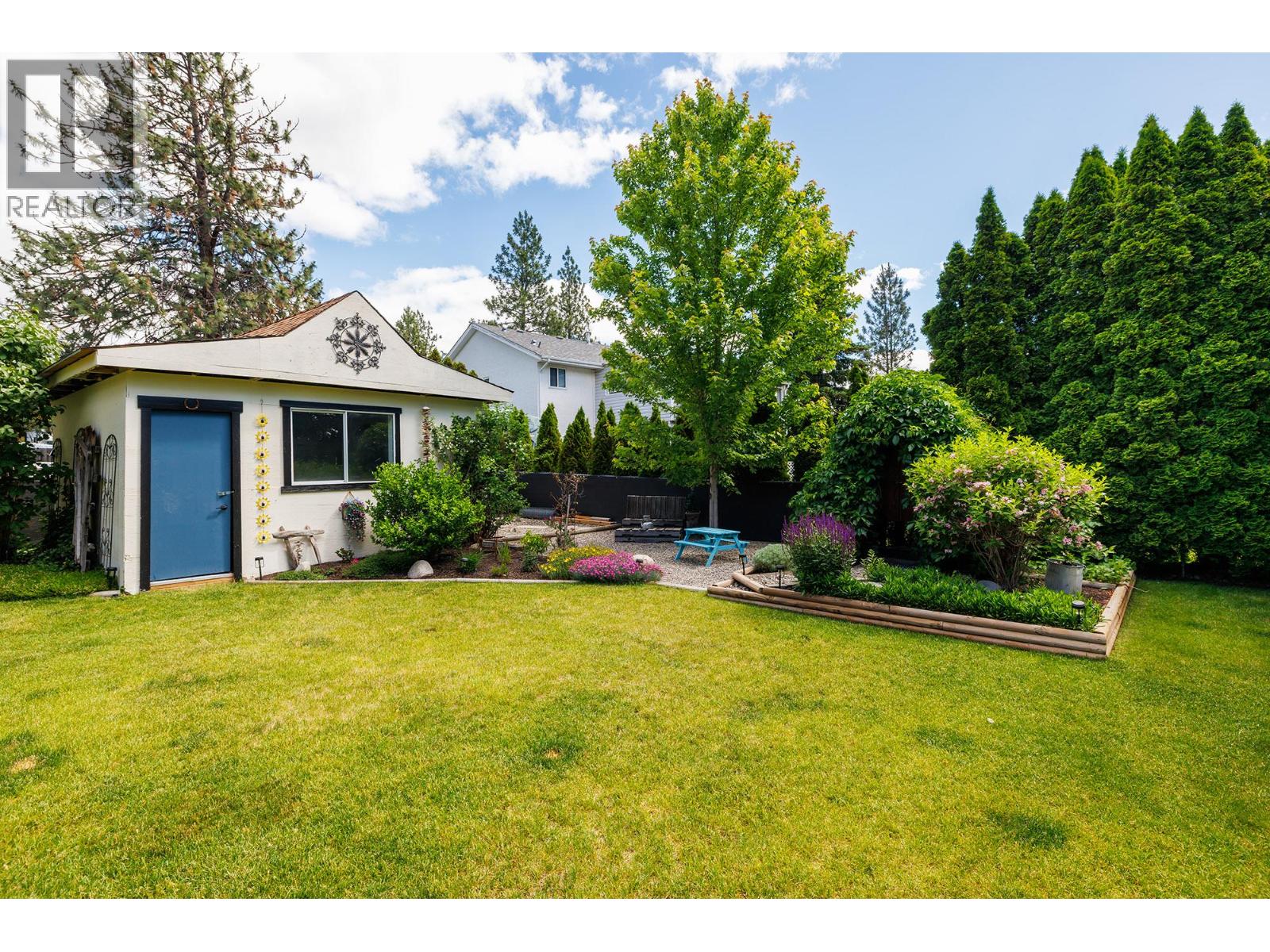  3321 Gates Road, West Kelowna