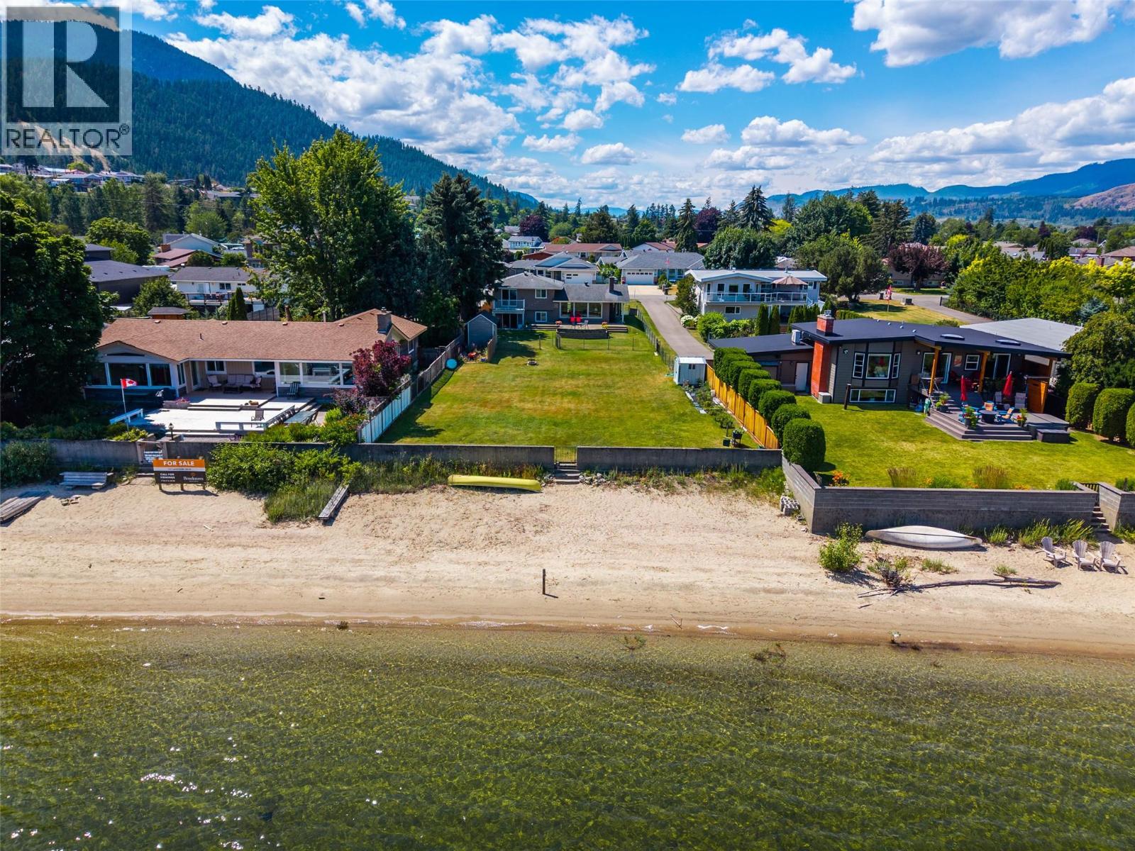 329 & 331 Lakeshore Drive - 45