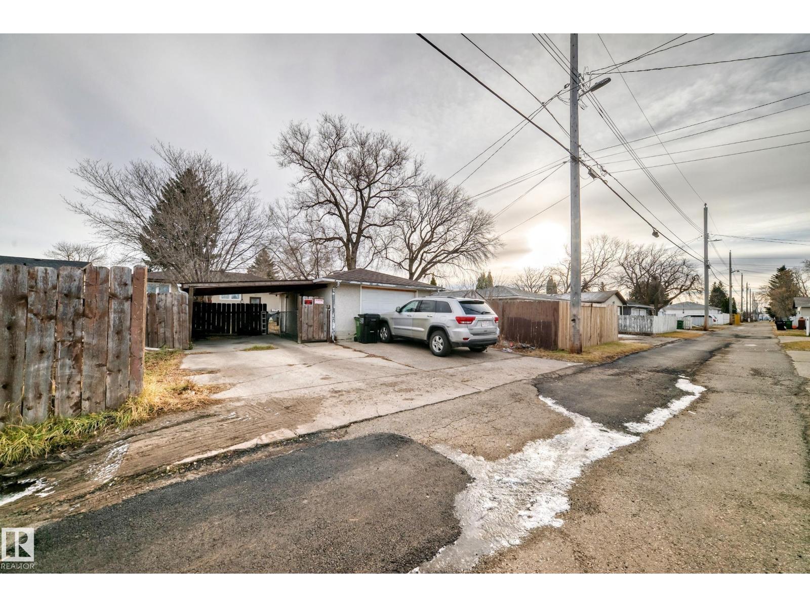 9126 152 St NW - 45