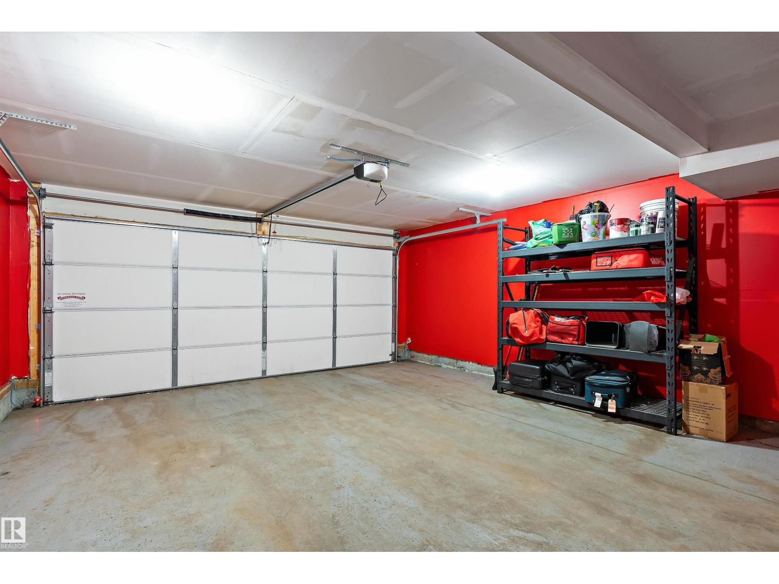 #6 16335 84 ST NW - 36