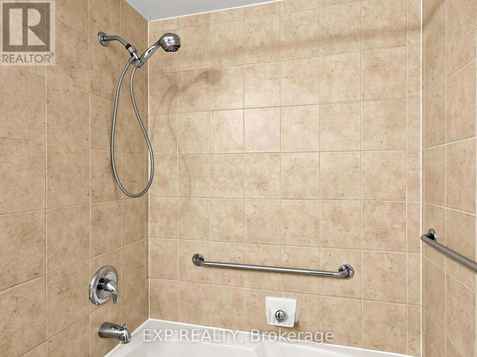 #219 58 MARINE PARADE DRIVE - Image 32