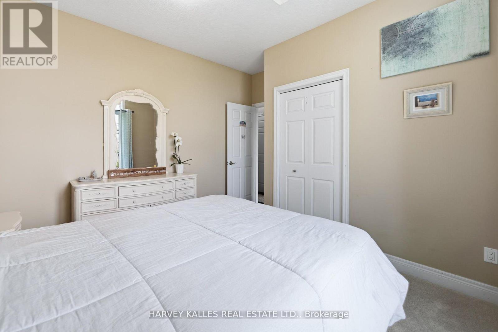 4933 ERAMOSA TOWNLINE N - 30