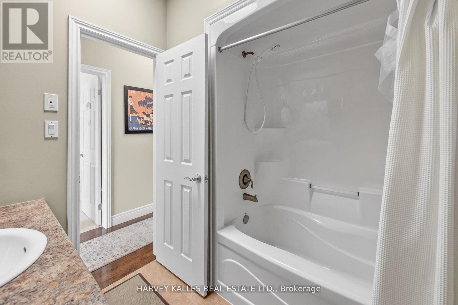 4933 ERAMOSA TOWNLINE N - 32