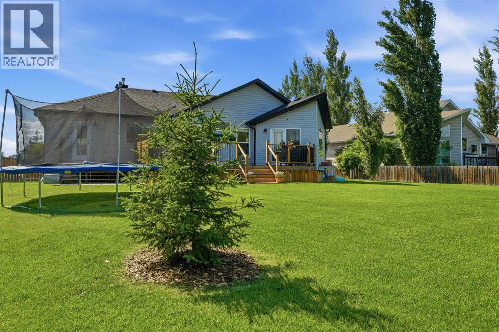14 Lloyd Crescent NE - Image 41