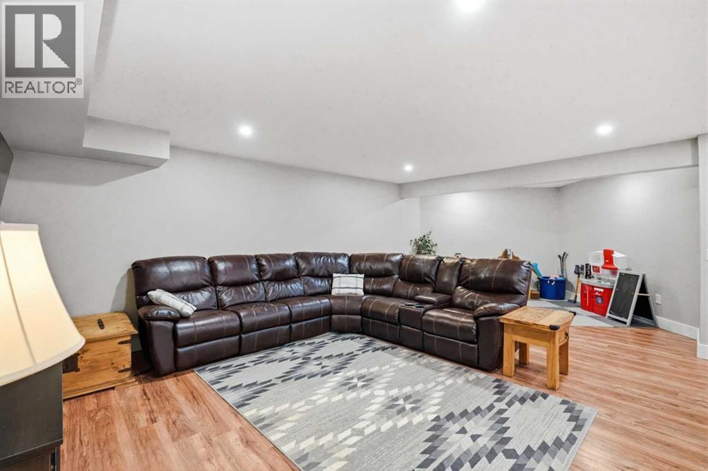 14 Lloyd Crescent NE - Image 26