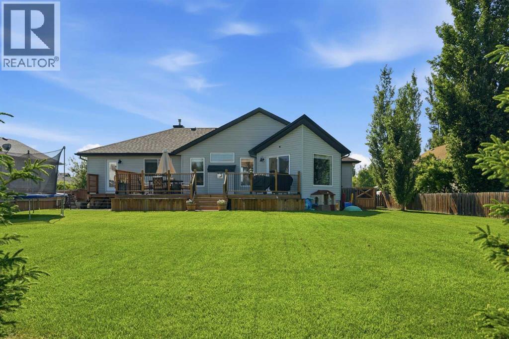 14 Lloyd Crescent NE - Image 40