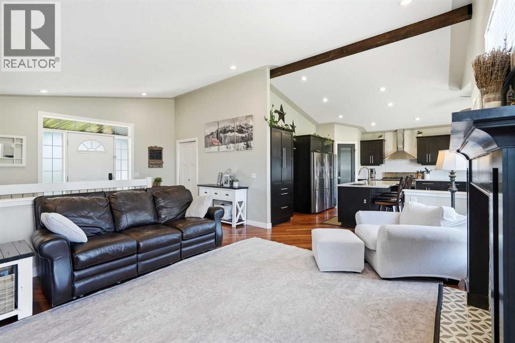 14 Lloyd Crescent NE - Image 6