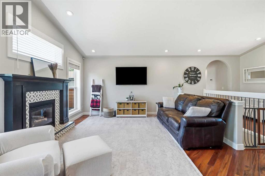 14 Lloyd Crescent NE - Image 5
