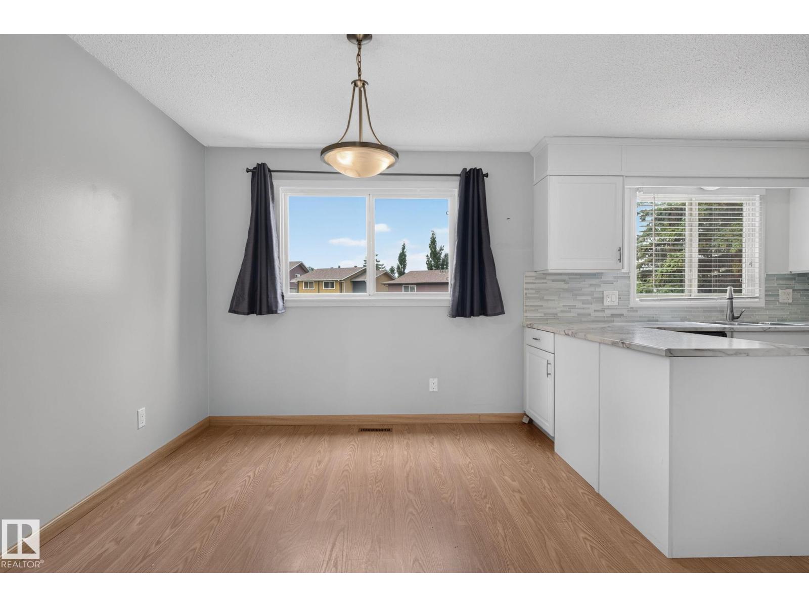 10644 158 AV NW - 18