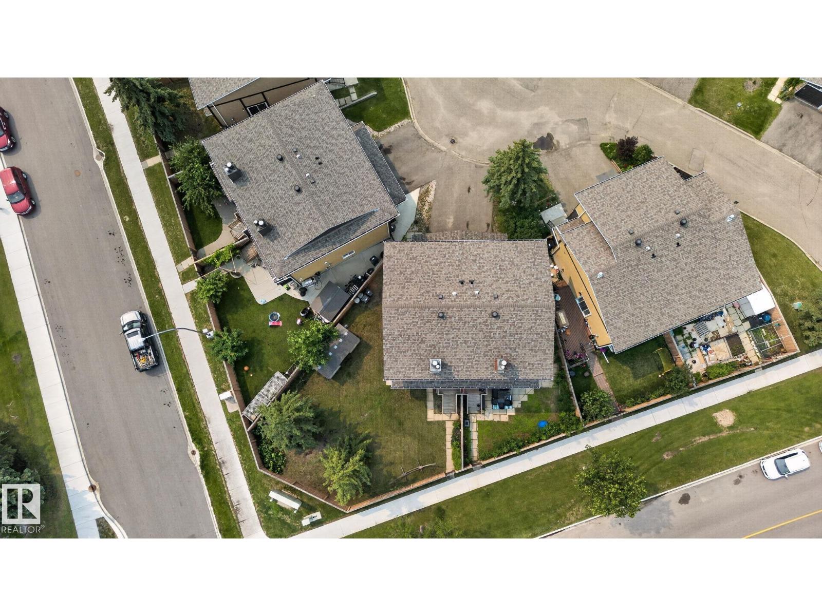 10644 158 AV NW - 5
