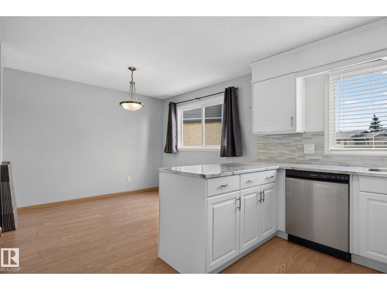 10644 158 AV NW - Image 20