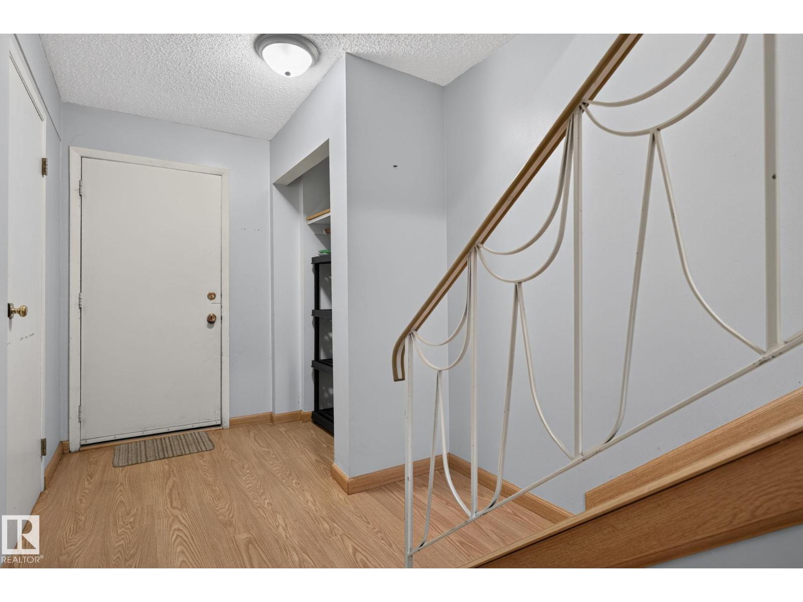10644 158 AV NW - 26