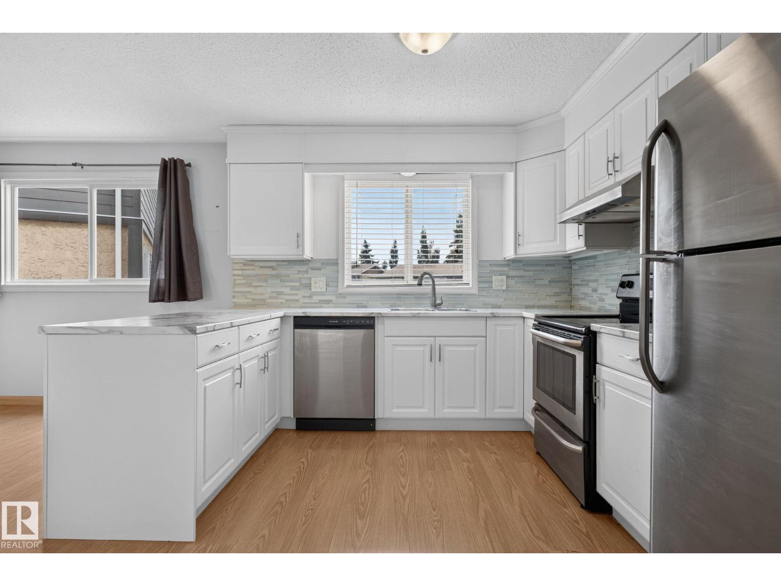 10644 158 AV NW - 13