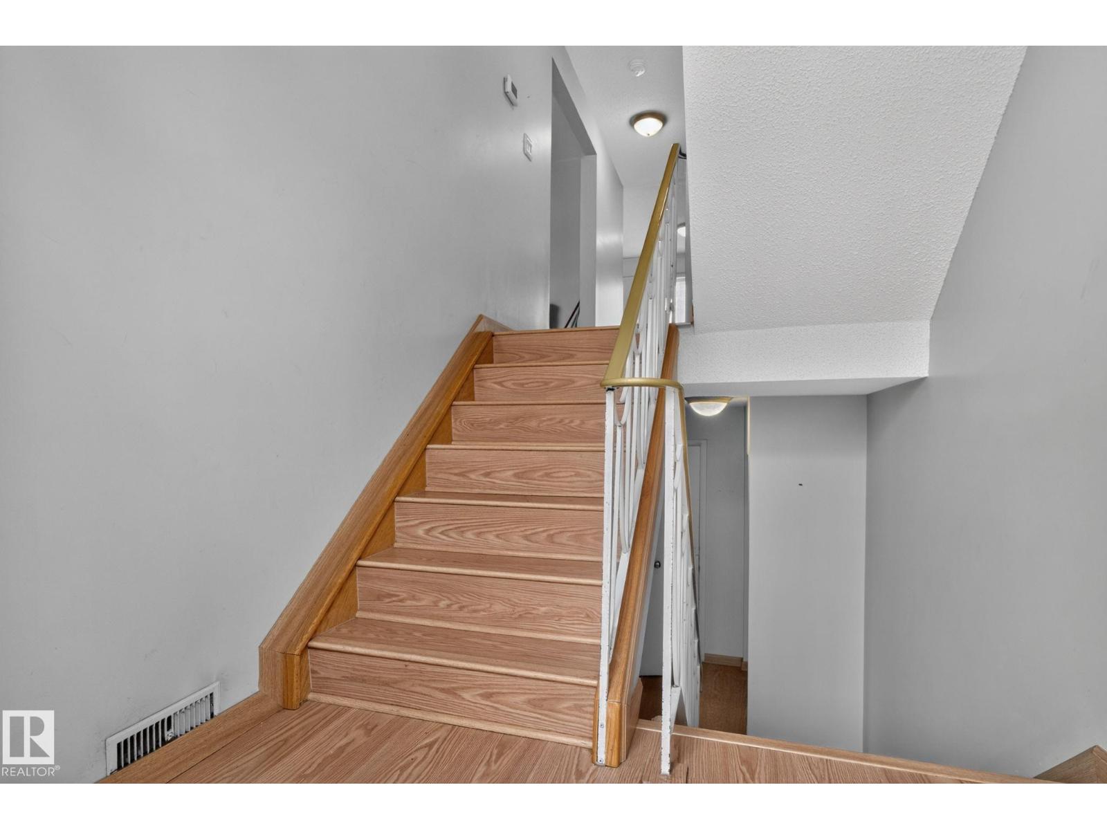 10644 158 AV NW - 30