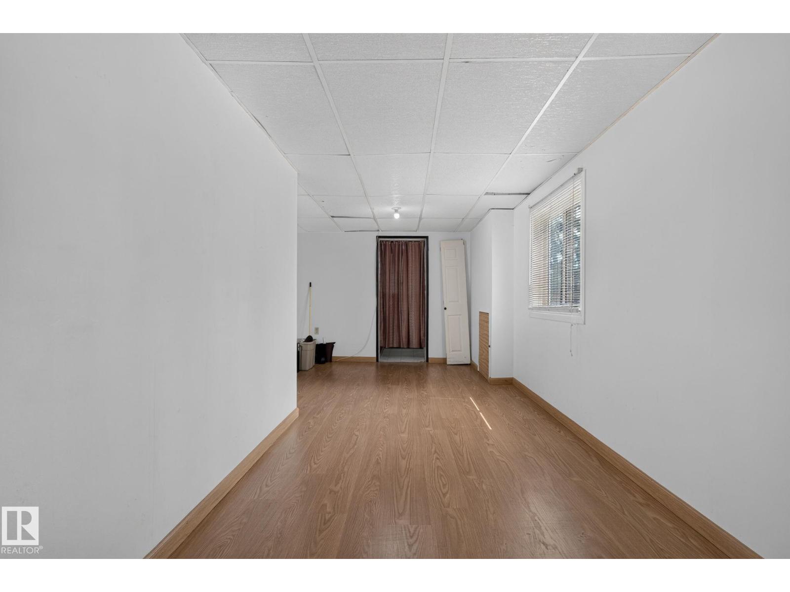 10644 158 AV NW - Image 29