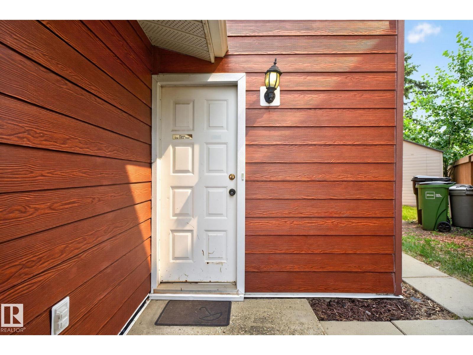 10644 158 AV NW - 52