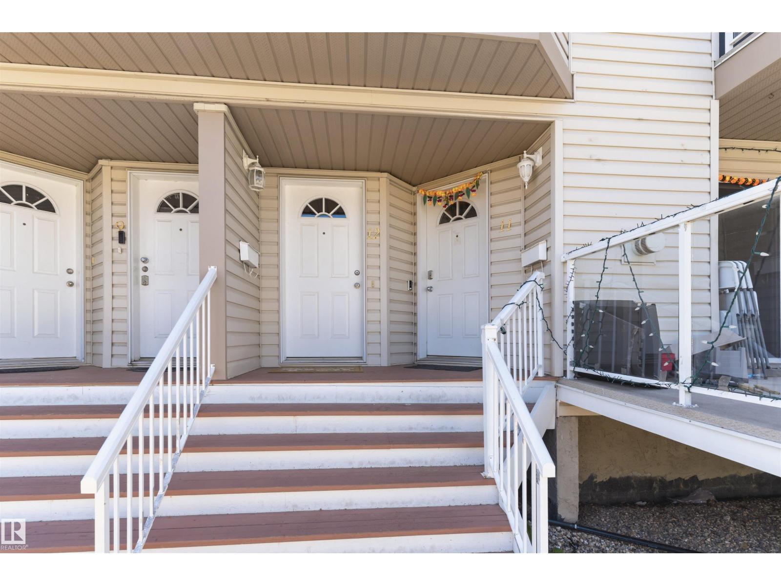 #11 2505 42 ST NW - 2
