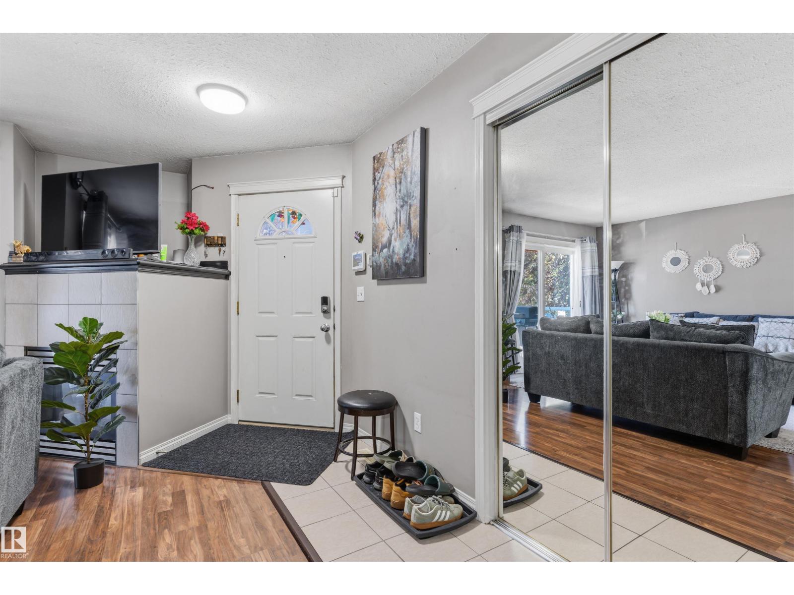 #11 2505 42 ST NW, Bisset, Edmonton photo 3