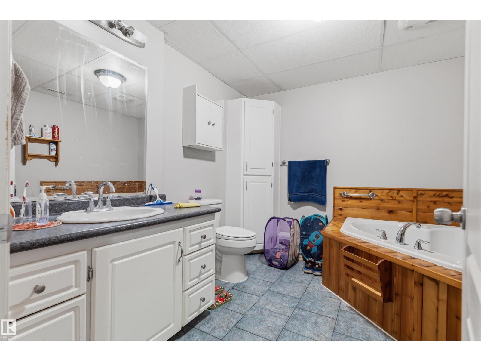 #11 2505 42 ST NW - Image 24