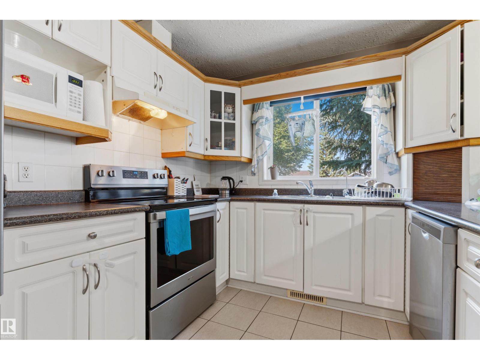 #11 2505 42 ST NW - Image 7