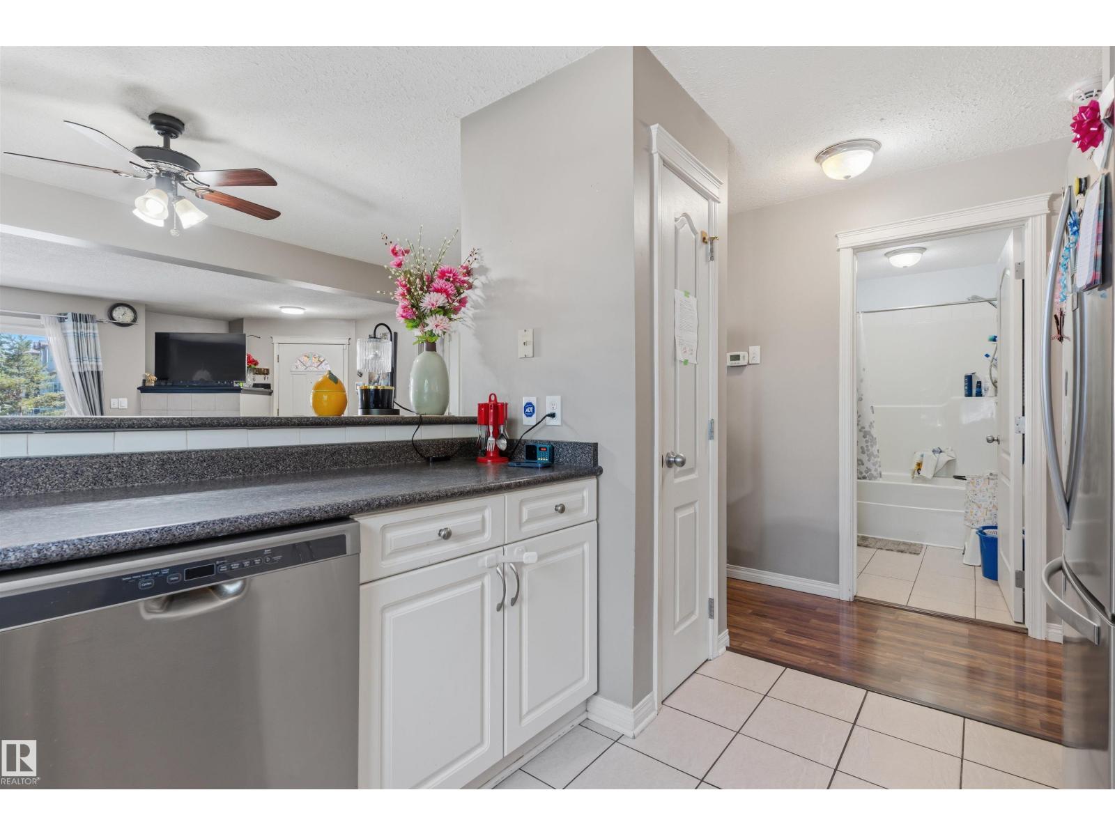 #11 2505 42 ST NW - Image 8
