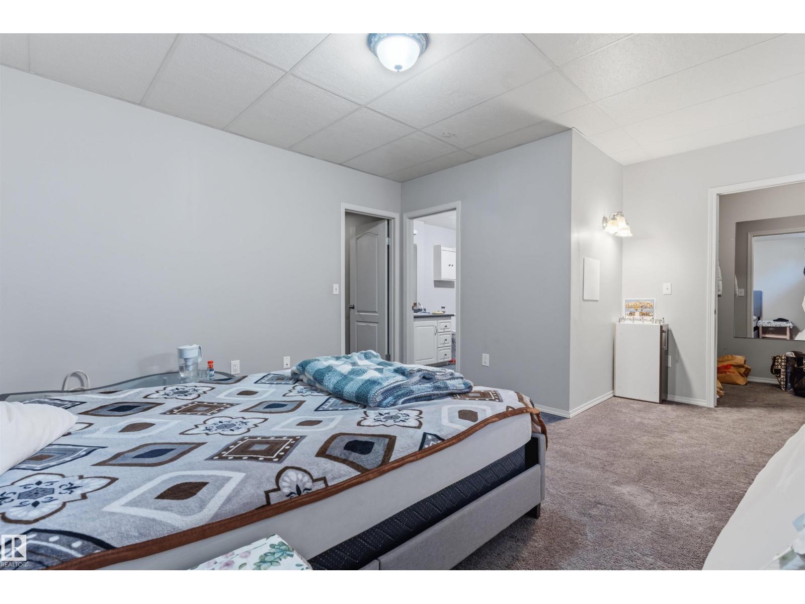 #11 2505 42 ST NW - 22