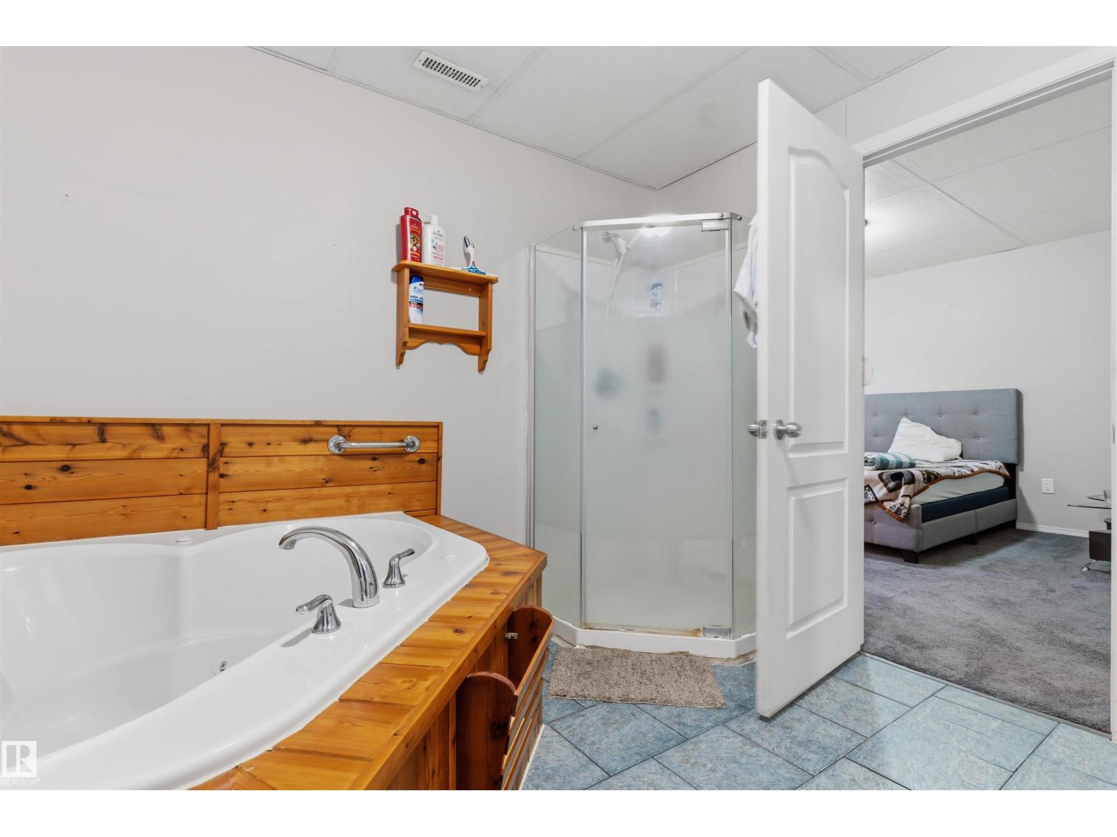 #11 2505 42 ST NW - Image 25