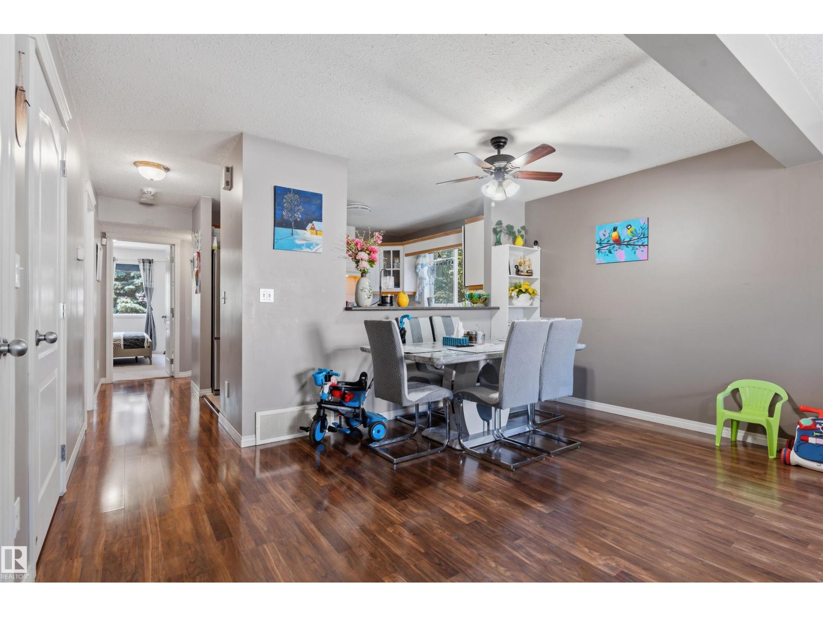 #11 2505 42 ST NW - 6
