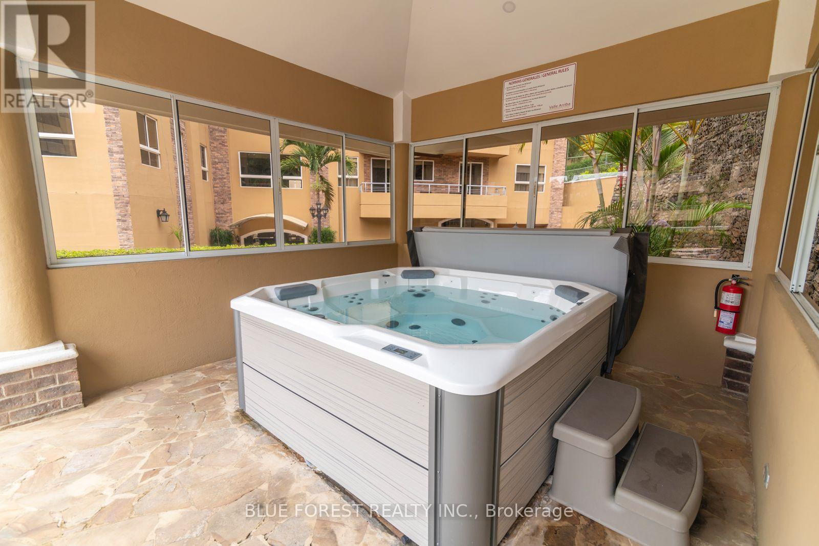 #441 123 PLAZA ROSE STREET - Image 28