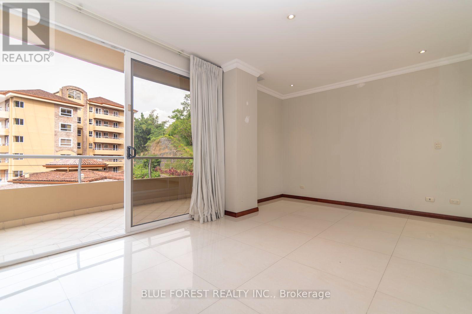 #441 123 PLAZA ROSE STREET - Image 5