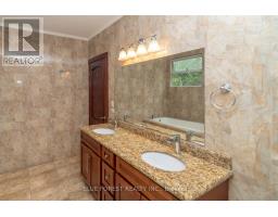 441 - 123 Plaza Rose Street, Costa Rica, ON  Photo 12