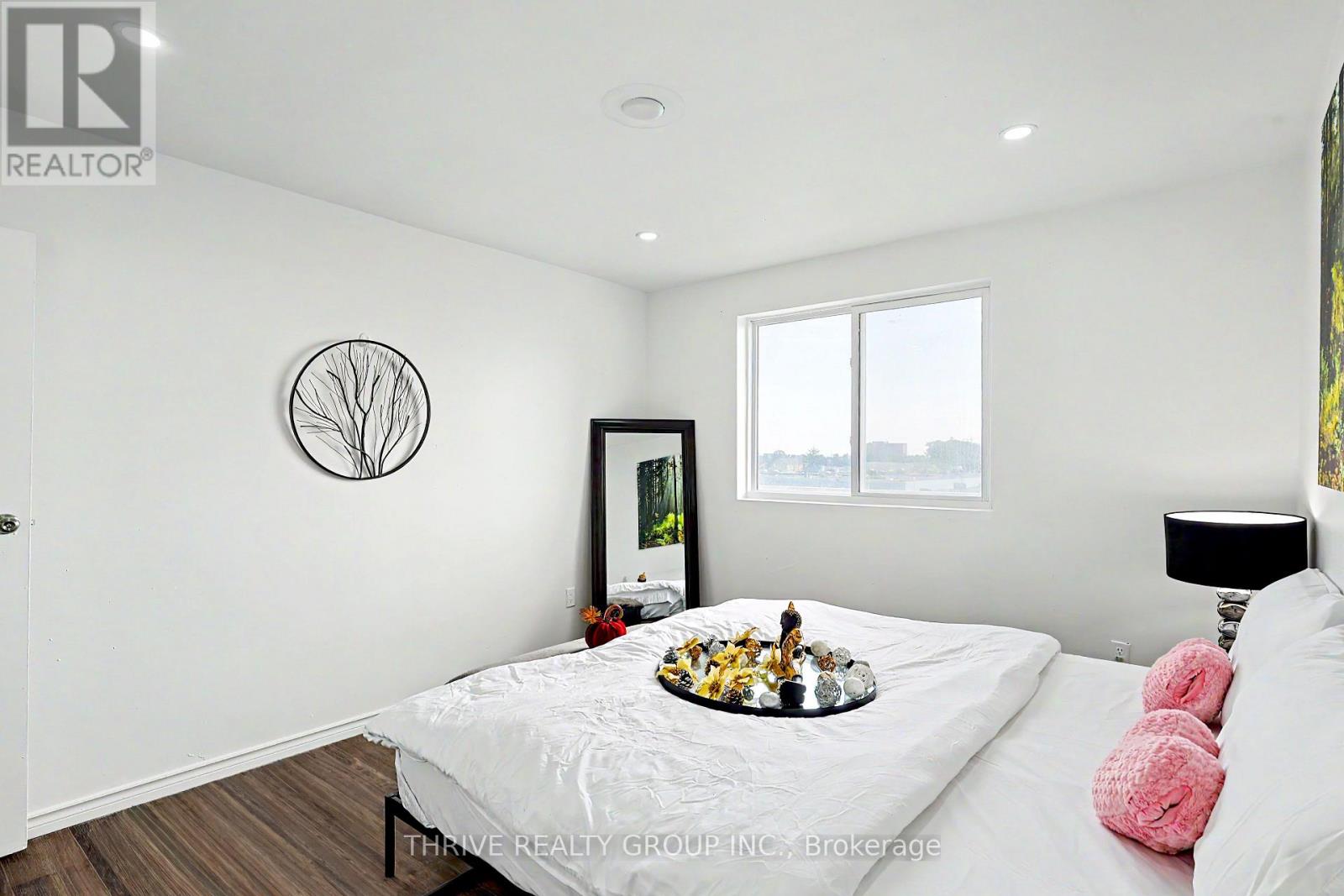 #605 583 MORNINGTON AVENUE - Image 9