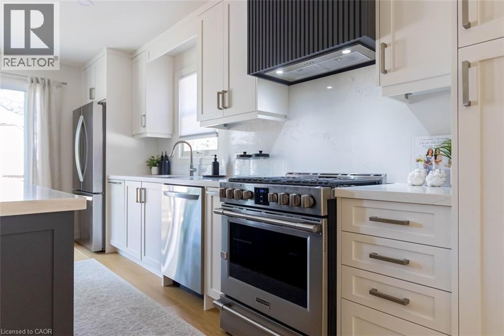 23 AVONMORE Court - 21