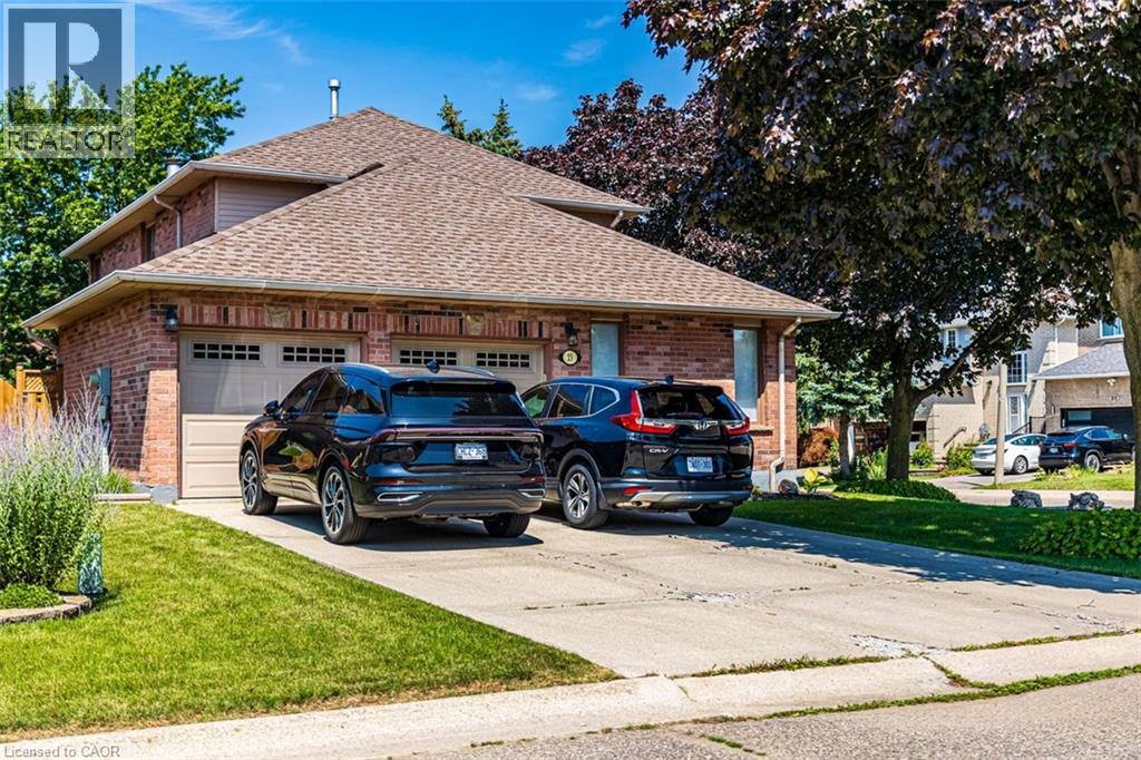 23 AVONMORE Court - 50