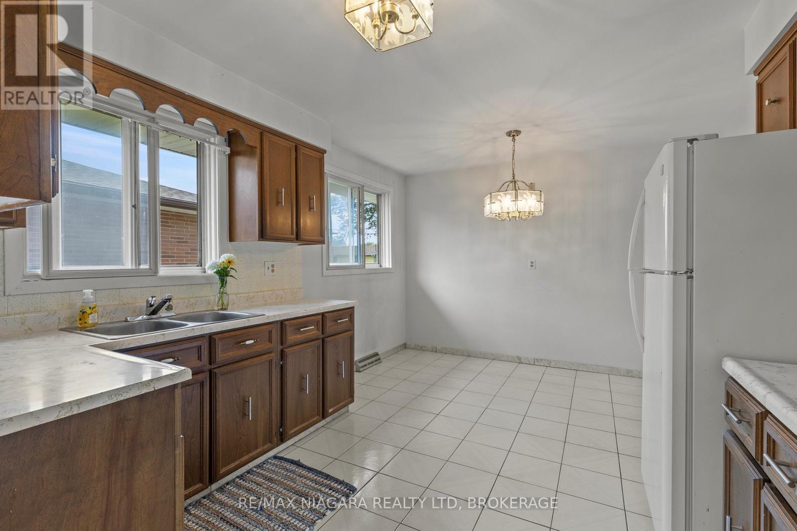 74 WESTWOOD CRESCENT - 10