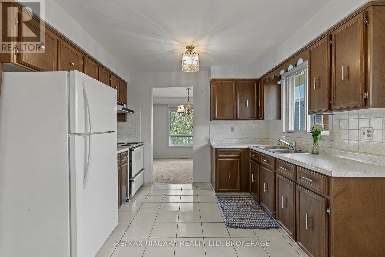 74 WESTWOOD CRESCENT - 12