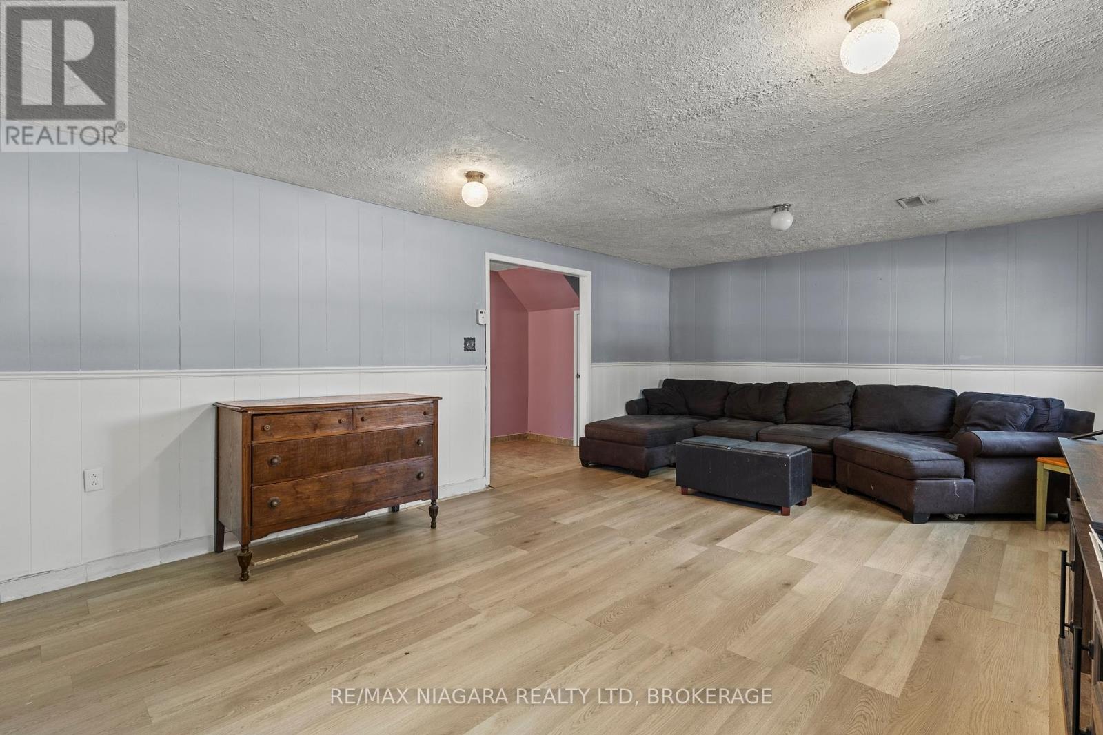 74 WESTWOOD CRESCENT - 20