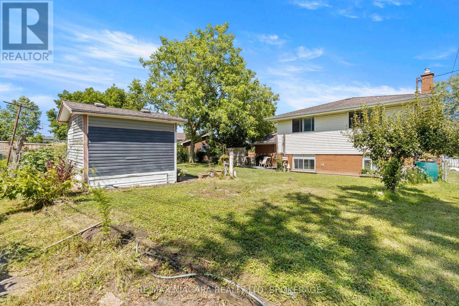 74 WESTWOOD CRESCENT - 26