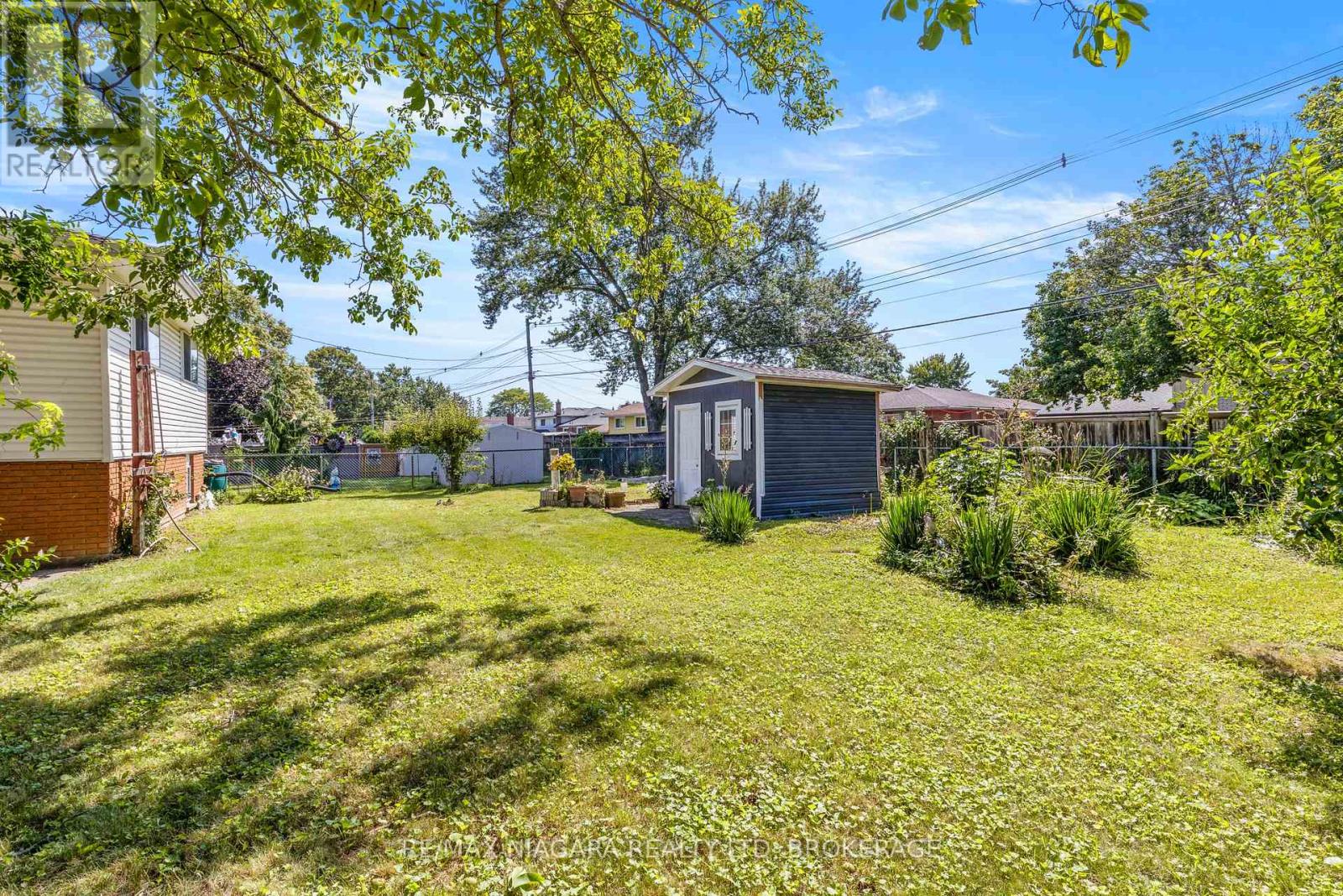 74 WESTWOOD CRESCENT - 27