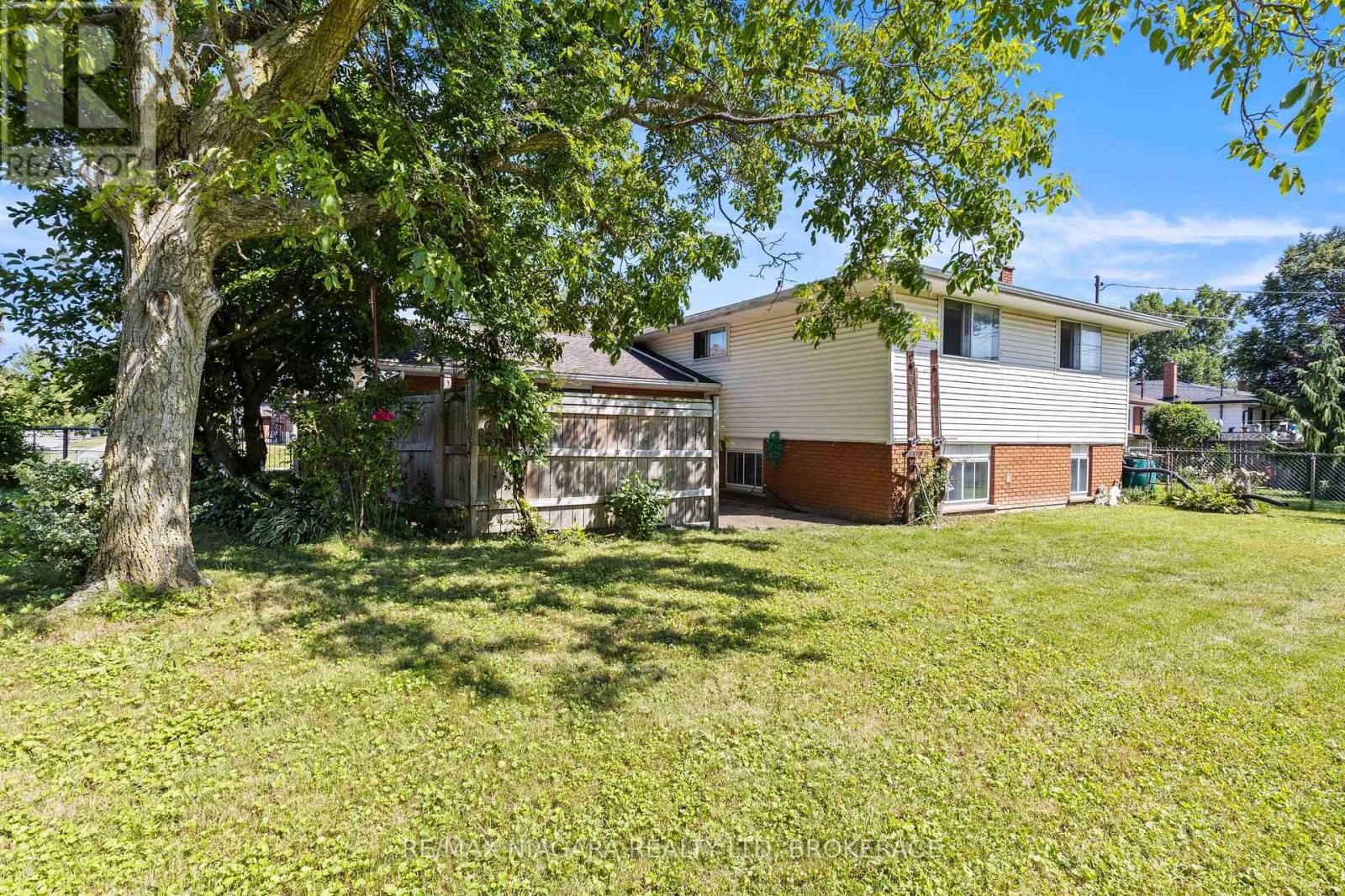 74 WESTWOOD CRESCENT - 28