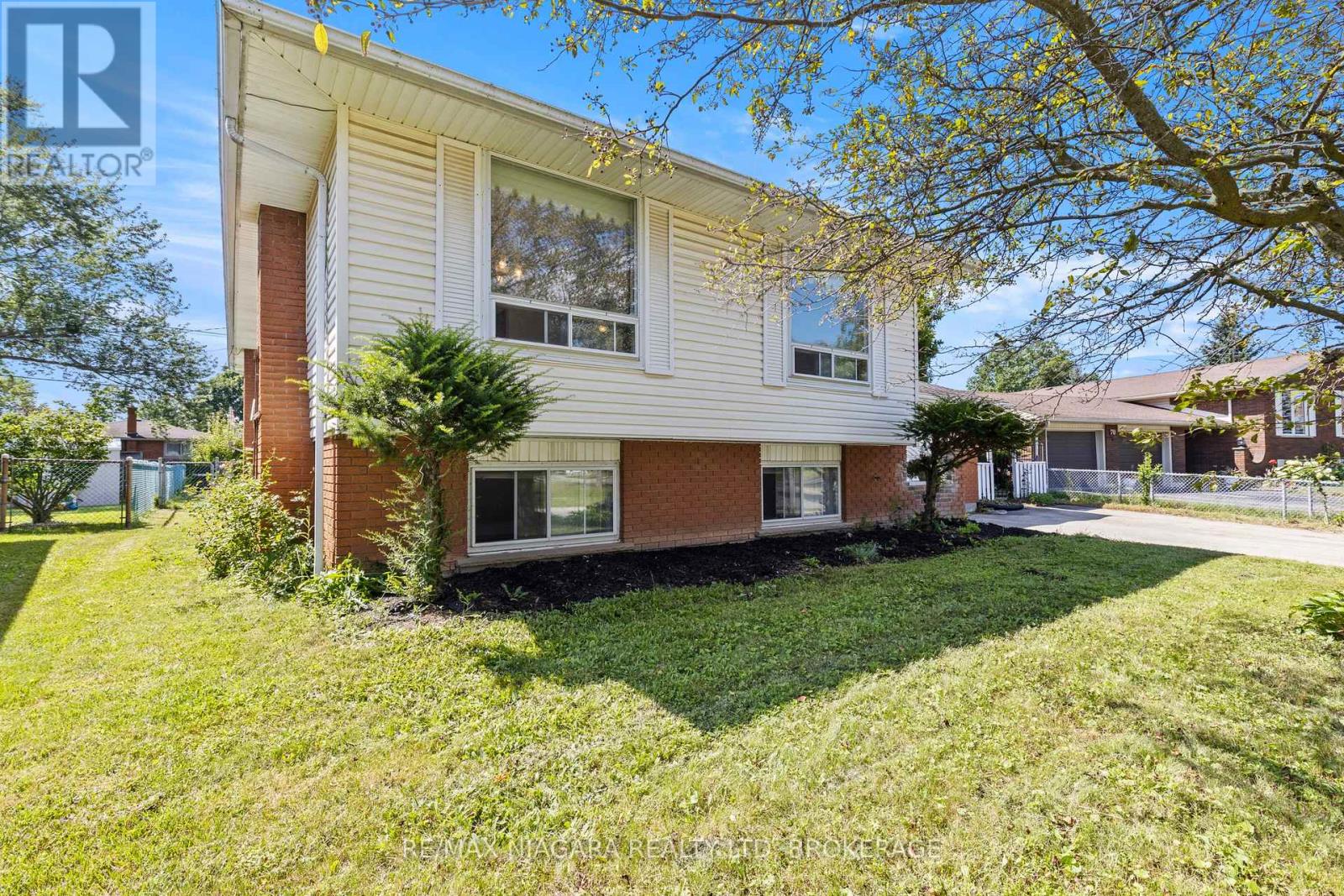 74 WESTWOOD CRESCENT - 3