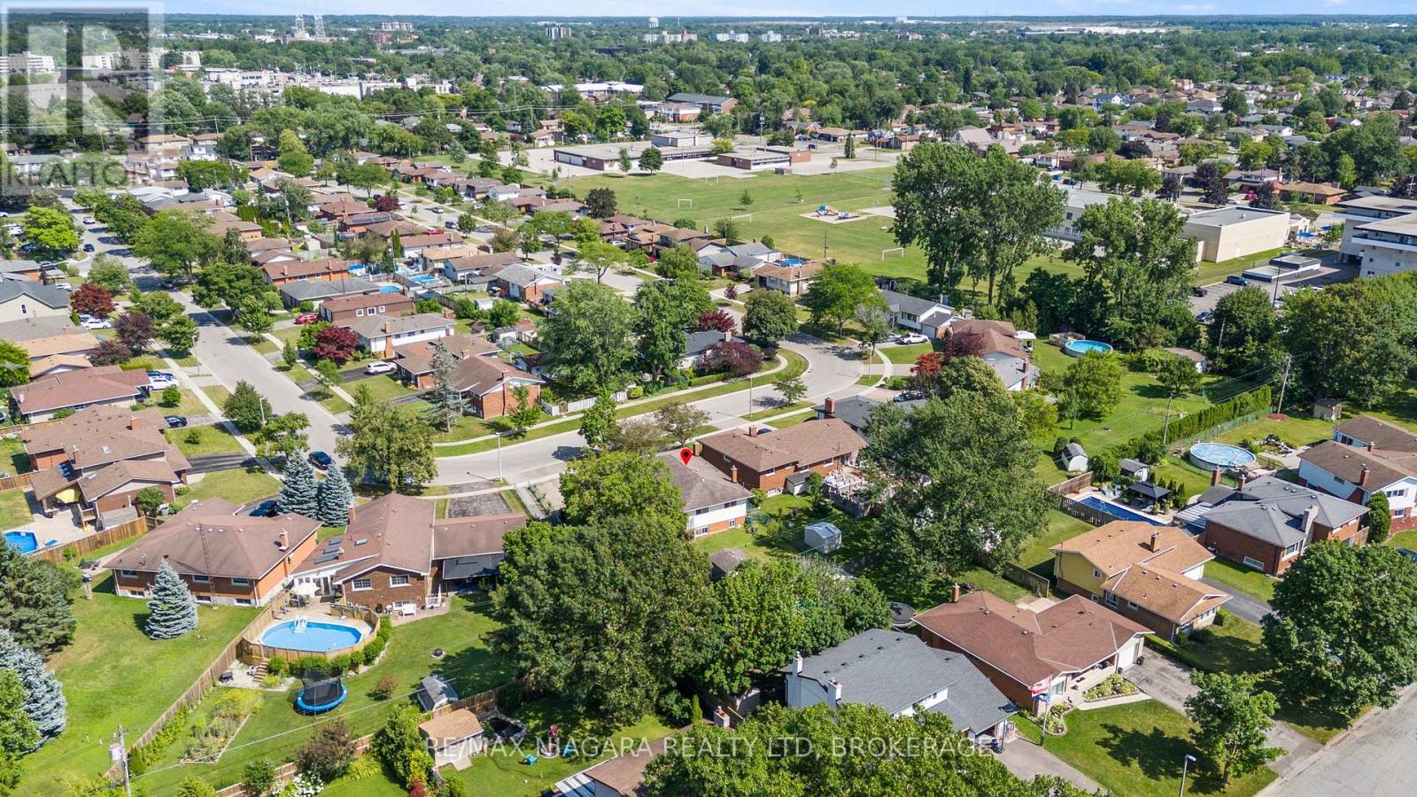 74 WESTWOOD CRESCENT - 32