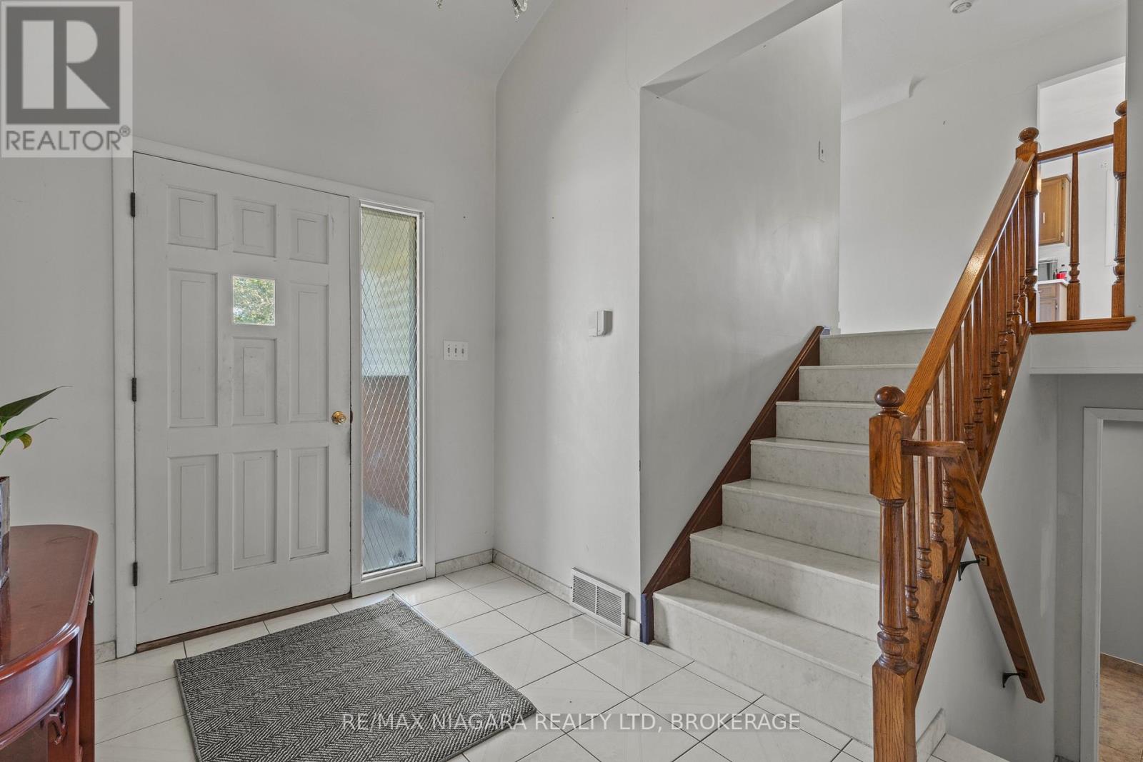 74 WESTWOOD CRESCENT - 5