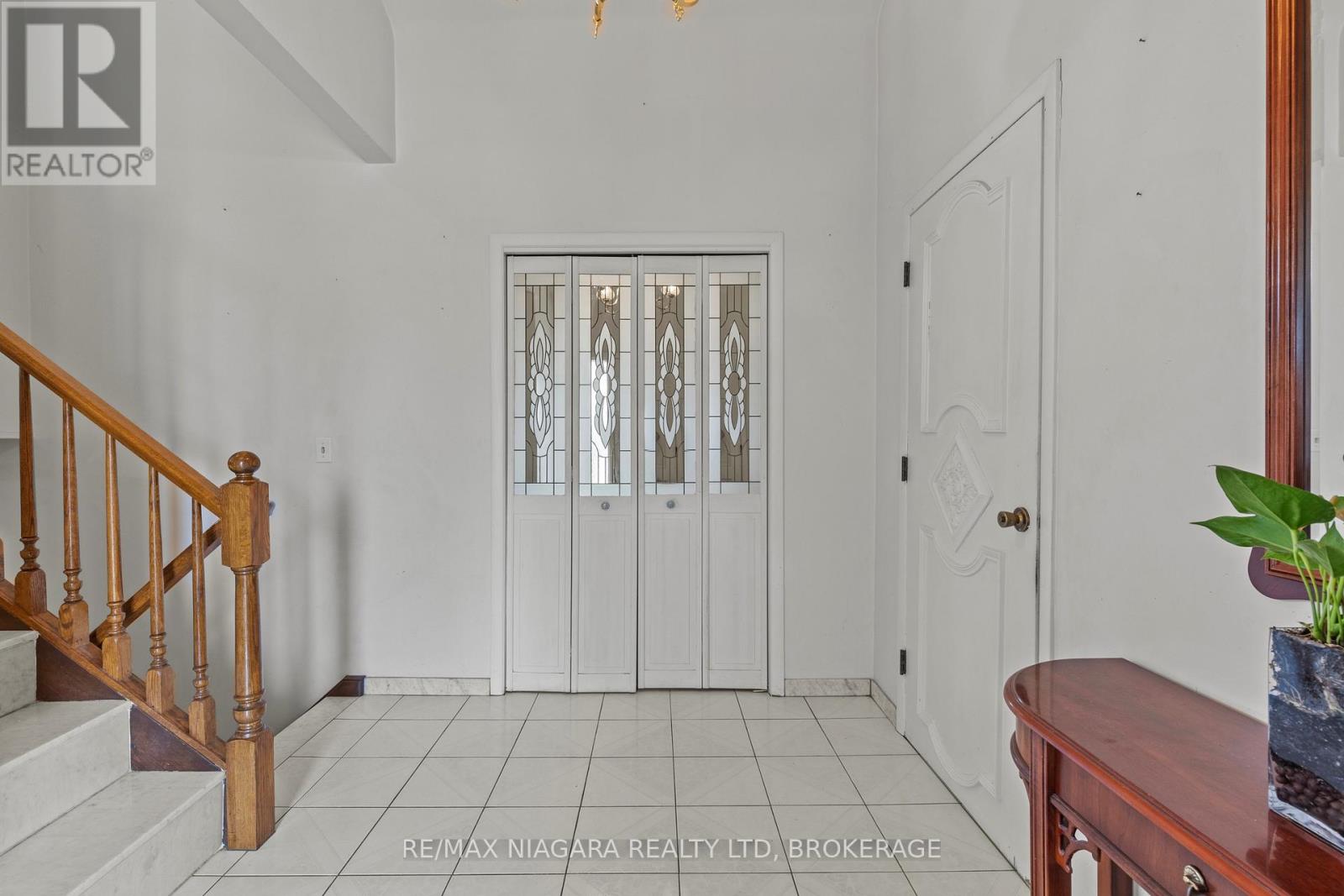 74 WESTWOOD CRESCENT - 6