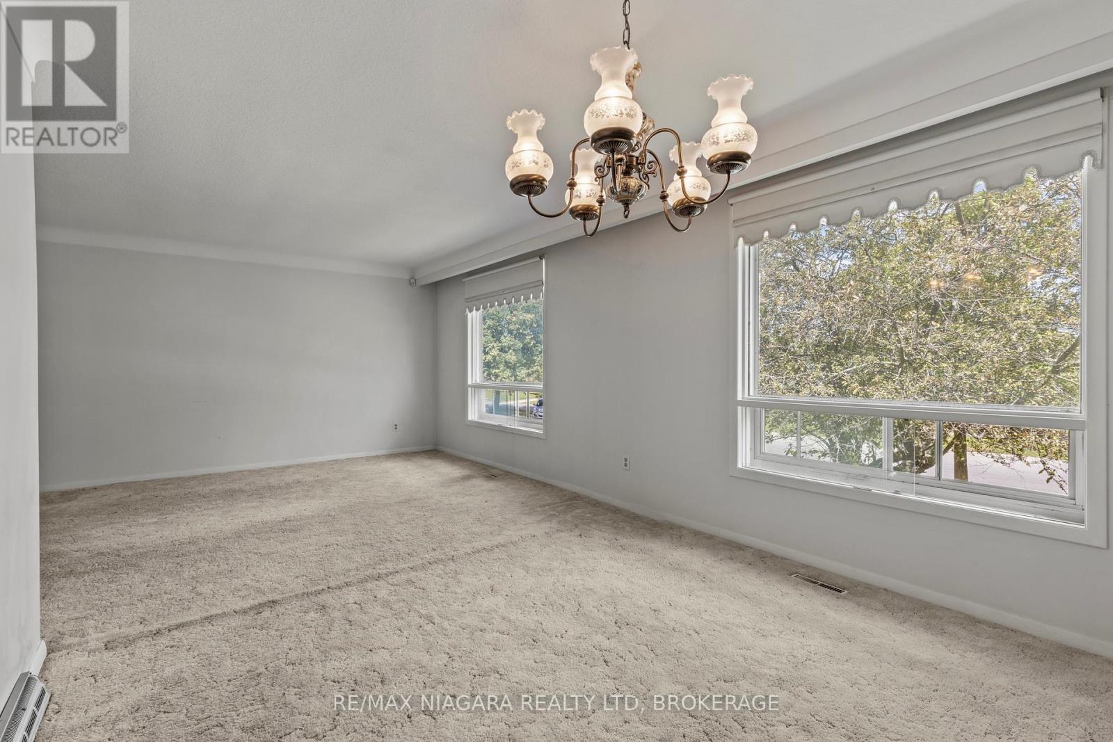 74 WESTWOOD CRESCENT - 9