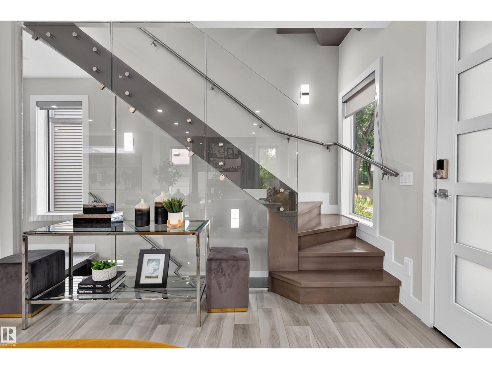 9741 90 AV NW - 22